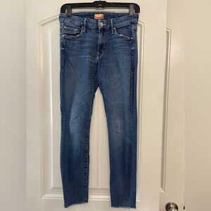 Mother jeans “the looker ankle fray” denim jeans
Size 26
Mid rise